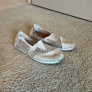 Tom’s in like new condition